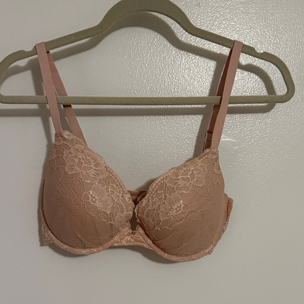 Maidenform Lace Push-Up Bra in Soft Pink